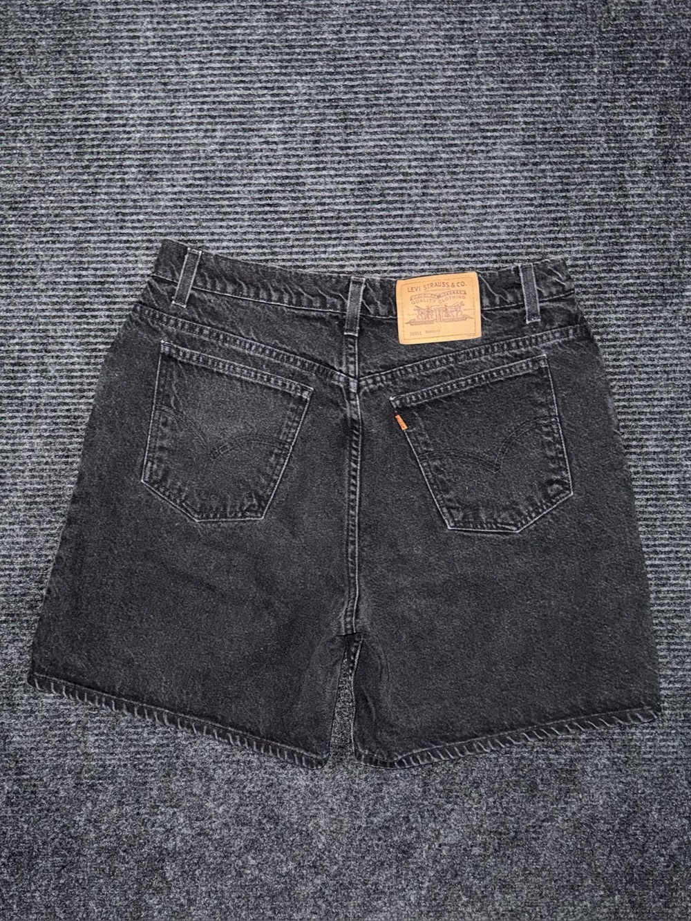 Vintage 90s 951 Relaxed Fit Black Denim Orange Tab Shorts Women’s 16 / 32 Jorts